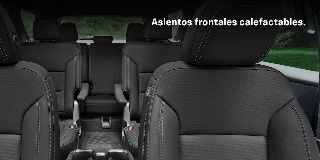 Nueva Chevrolet Traverse 2024, camioneta familiar con confortables asientos delanteros calefactables en piel color negro