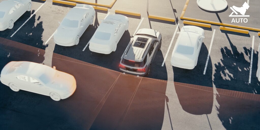 Nueva Chevrolet Traverse 2024 con alerta y mitigación de impacto que evita una colisión en movimientos de reversa