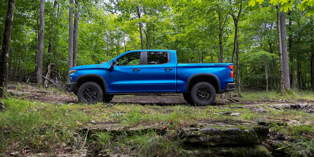 Nueva Chevrolet Cheyenne ZR2 BISON 2024 con motor V8