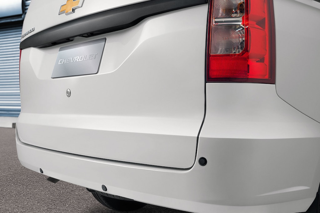 Sensores de reversa para la furgoneta Chevrolet Tornado Van 2024
