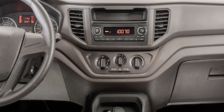 Chevrolet Tornado Van 2025 con Radio AM/FM, 1 puerto USB y bluetooth®